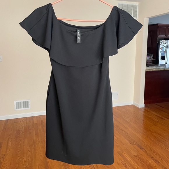 Black Dress Off the Shoulder Size: Medium Worn 1x - Picture 1 of 4